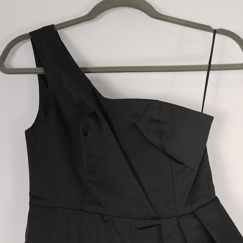 Guess One Shoulder Dress With Lace Ruffle - Picture 4 of 9